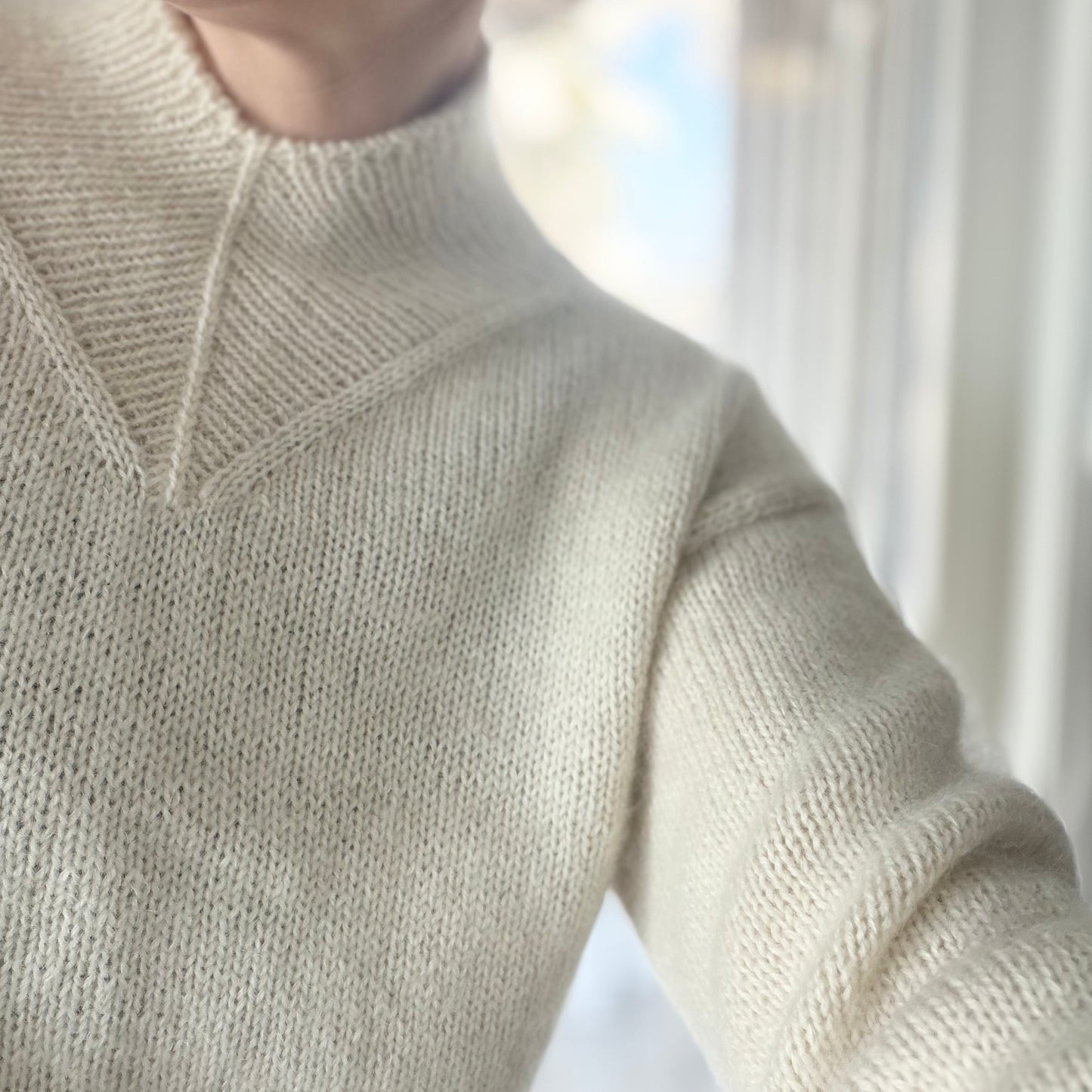 HIGH_V_LOOP_SWEATER